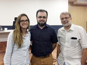 Profa. Michaele Milward (DCMA/ITR - coordenadora local do evento), Prof. Ricardo Corrêa (DCC/IM - coordenador de pesquisa da PROPPG) e Prof. Marcio Rufino Silva (DGG/IA - coordenador da V RAIC)